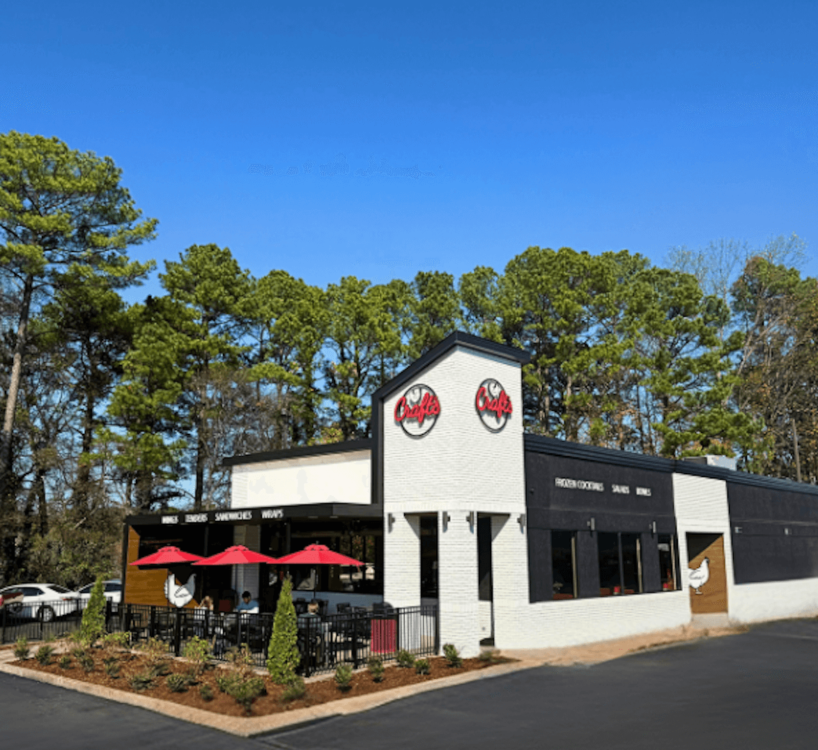 Exterior of Craft’s Hwy 280 location in Birmingham, Alabama, featuring the restaurant building and outdoor seating.